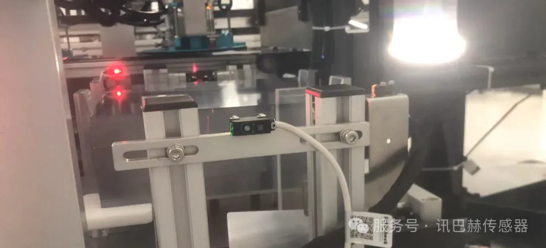schönbuch应用 | TL12系列微型激光传感器应用于硅片定位检测